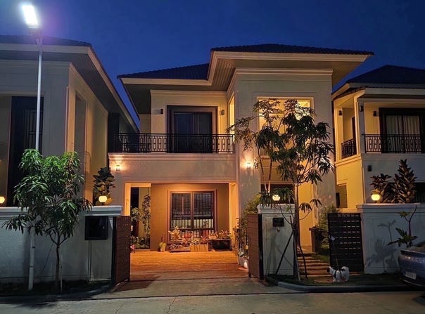 Sambuor Meas, Mukh Kampul, Kandal