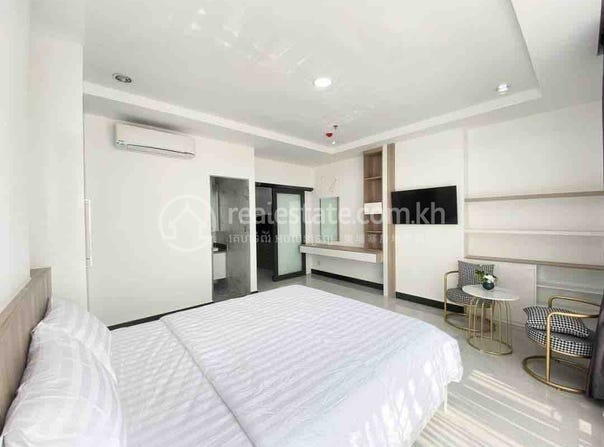 Boeung Prolit, 7 Makara, Phnom Penh