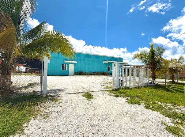 QUEEN'S HIGHWAY BUILDING, Grand Bahama/Freeport, Grand Bahama/Freeport