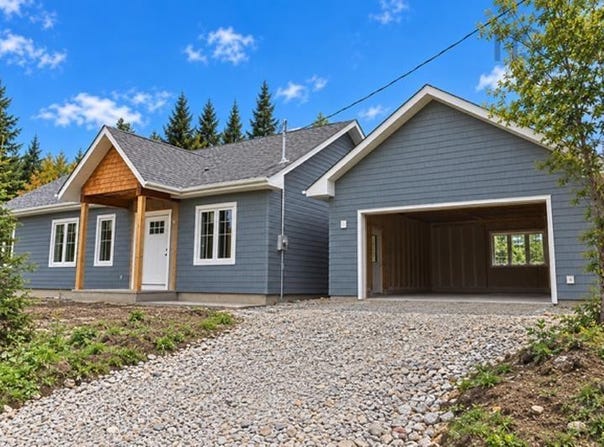 33 Little Deer Lane, Chester Basin, Nova Scotia B0J 1K0