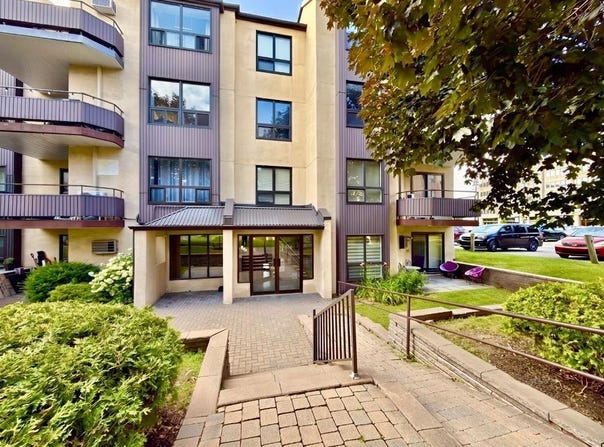 1630 Rue McNamara, Chomedey, Quebec H7S2J9