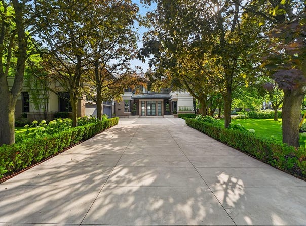 17 Alderbrook Drive, Toronto, Ontario M3B 1E3