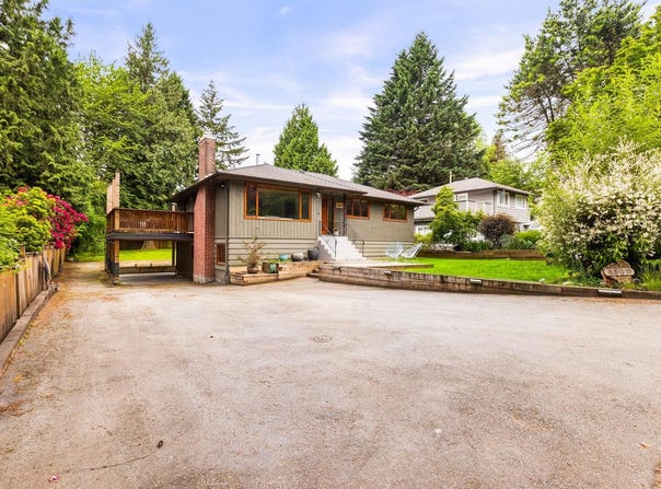 1561 Merlynn Crescent, North Vancouver, British Columbia V7J 2X9