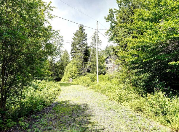 214 Ch. Old Settlers E., Morin-Heights, Quebec J0R1H0