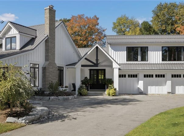 16 Kraft Drive, Waterloo, Ontario N2J4G8