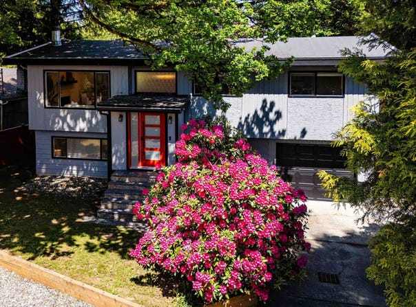 20823 River Road, Maple Ridge, British Columbia V2X 1Z8