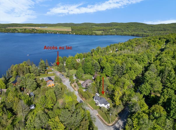 103 Rue Légaré, Magog, Quebec J1X0M9