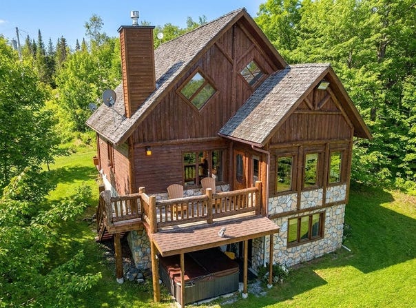 31 Allée du 19e, Mont-Blanc, Quebec J0T1J2