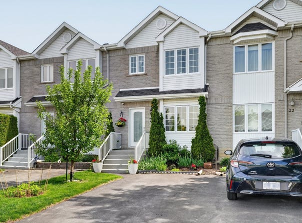 24 Rue des Érables, Delson, Quebec J5B1T2