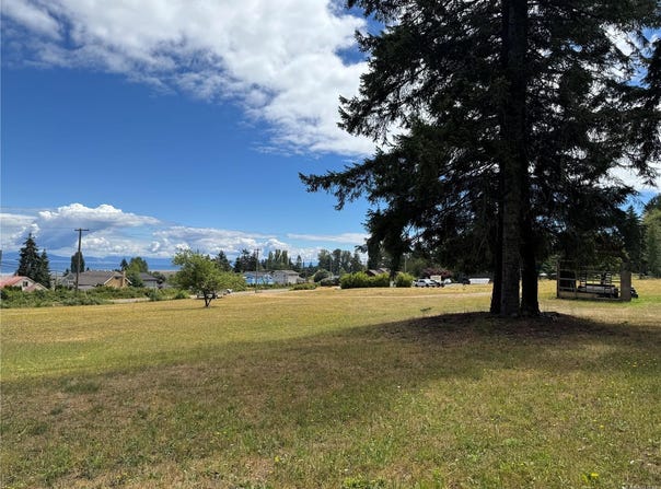 3824 Ross Ave, Royston, British Columbia V0R 2V0