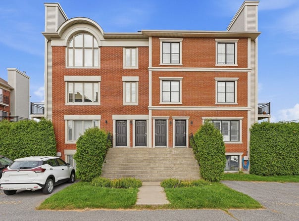 9005 Rue Le Corbusier 2, Brossard, Quebec J4Y 3K3