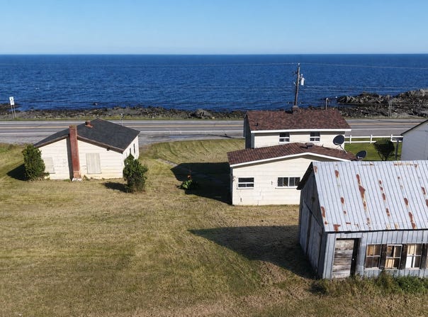 450 Route 132, Métis-sur-Mer, Quebec G0J1S0