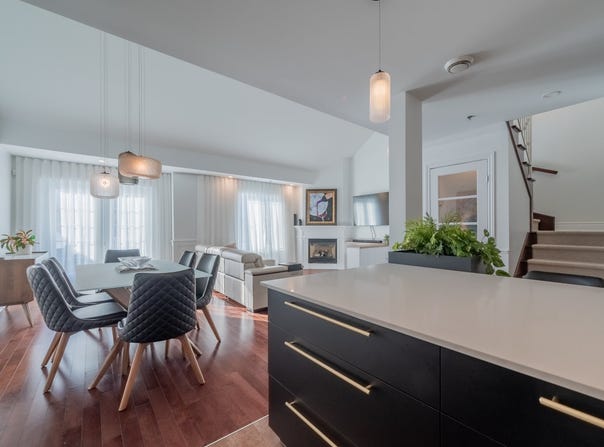 1322 Rue Notre-Dame, Repentigny, Quebec J5Y3X1