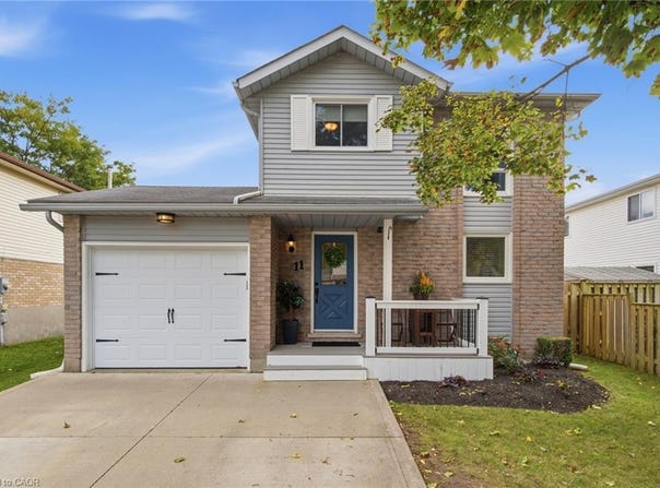 11 Sandalwood Drive, Waterloo, ON, Cambridge, Ontario N1P-1A5