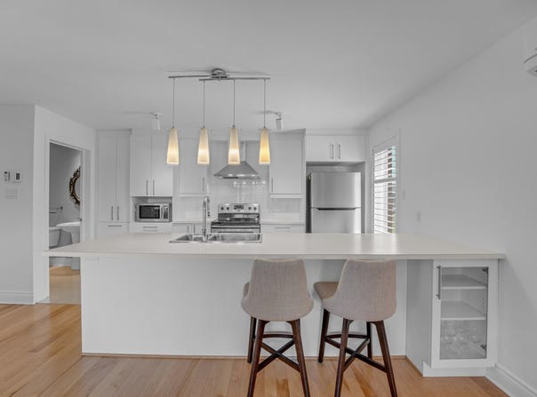 8090 Rue de Londres, Brossard, Quebec J4Y0K6