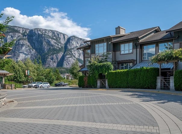 1216 Village Green Way, Squamish, British Columbia V8B 0N5