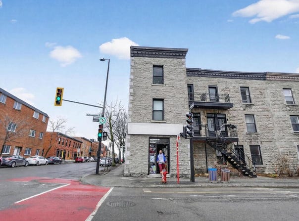 2498 Boul. De Maisonneuve E., Ville-Marie, Quebec H2K2G1