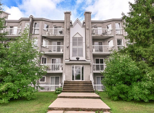 57 Rue St-Pierre, Sainte-Thérèse, Quebec J7E2S2