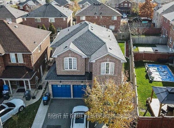 3 SILVERBELL Court, Brampton, Ontario L7A3V3