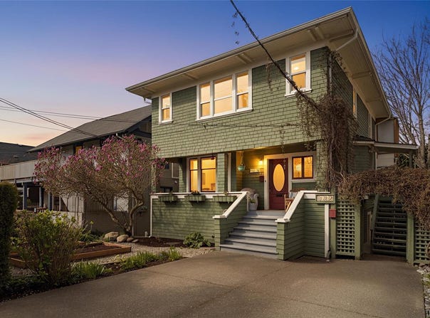 320 Moss St, Victoria, British Columbia V8V 4M9