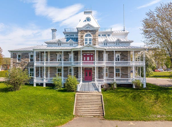45 Rue Beaubien, Rivière-du-Loup, Quebec G5R 1H6