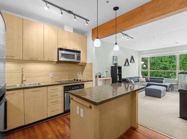 560 Ravenwoods Drive, North Vancouver, British Columbia V7G2T3