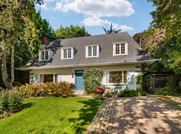16 Cours East Gables, Beaconsfield, Quebec H9W 6C4