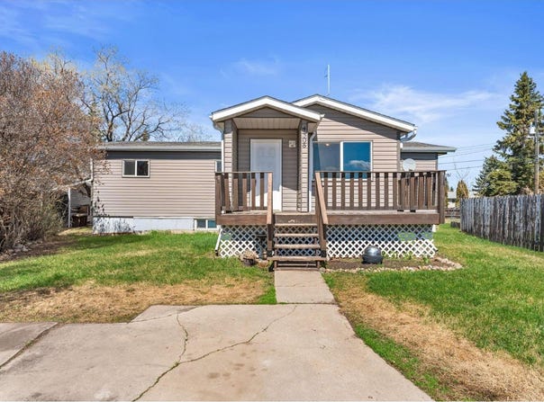 4508 50A AV, Barrhead, Alberta T7N1J3