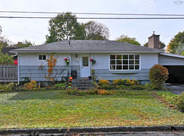 169 Churchill Street, Bridgewater, Nova Scotia B4V 1S4