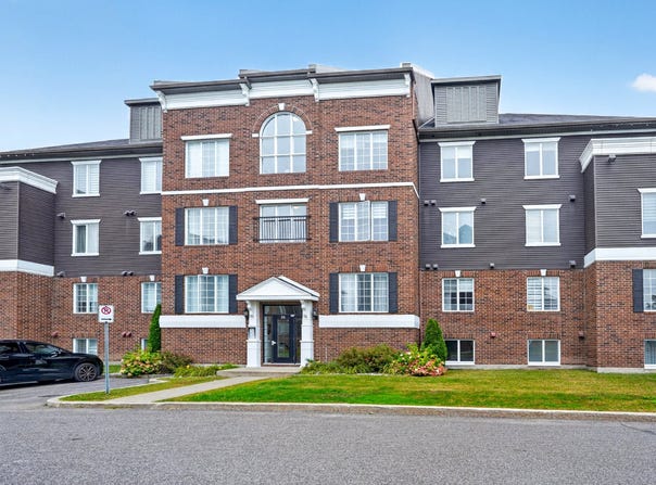 331 Rue Ste-Catherine, Saint-Constant, Quebec J5A0G1