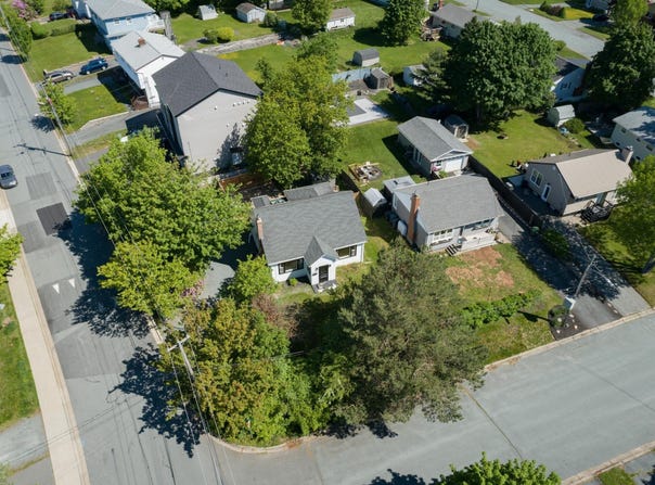 3 Scotsburn Avenue, Dartmouth, Nova Scotia B2X 1P8