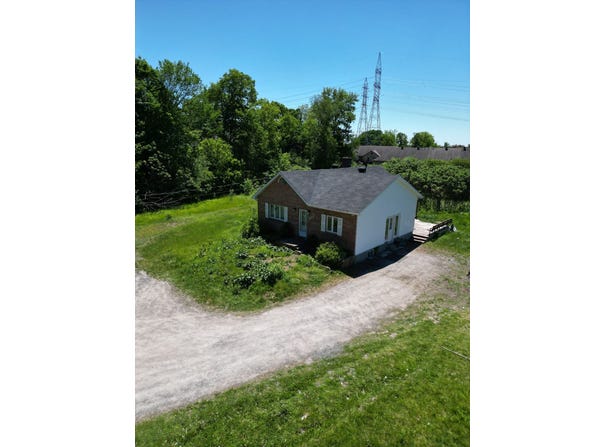 957 Ch. de la Montagne, Hull, Quebec J9A3T9