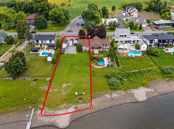 3232A Ch. St-Charles, Terrebonne (Lachenaie), Quebec J6V 0H1