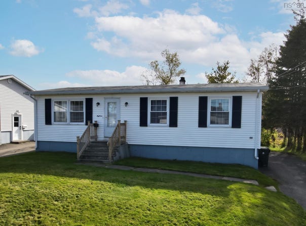 18 Laben Drive, Sydney, Nova Scotia B1S 3A5