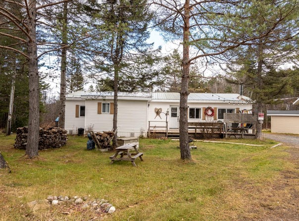 6820 Boul. Labelle, Val-Morin, Quebec J0T2R0