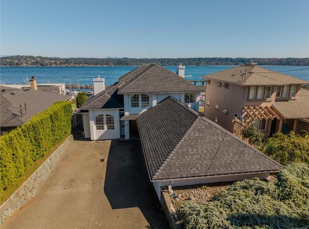 725 Thulin St, Campbell River, British Columbia V9W 2L4