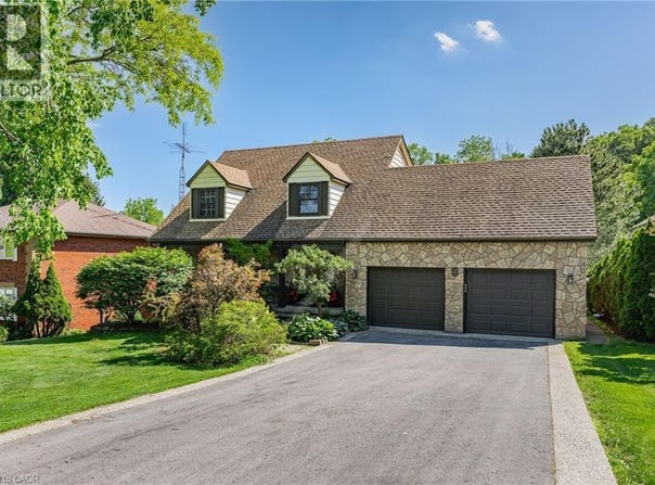 5 MAYS Crescent, Waterdown, Ontario L8B0G4