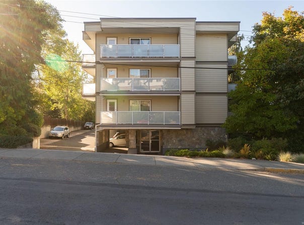 3230 Glasgow Ave 203, Saanich, British Columbia V8X 1M2