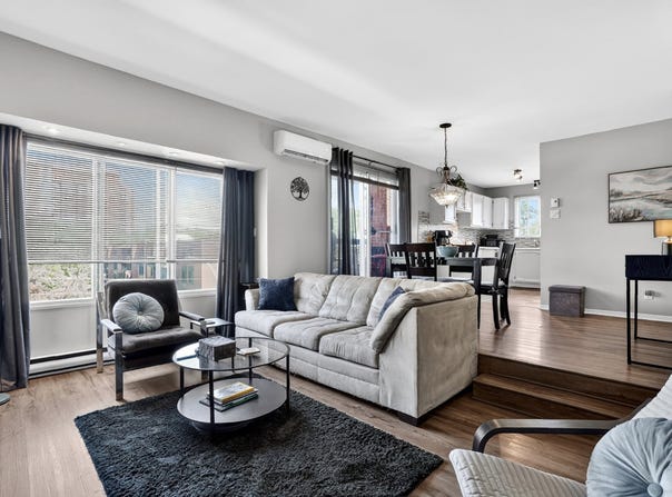 3035 Place Alton-Goldbloom, Chomedey, Quebec H7V3X1