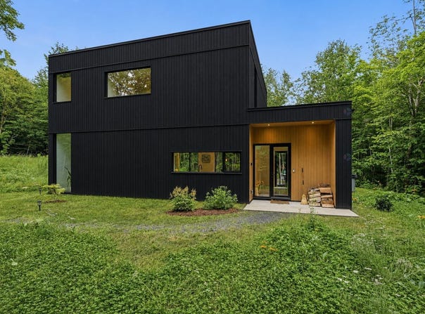48 Ch. du Pic-de-l'Ours, Eastman, Quebec J0E 1P0