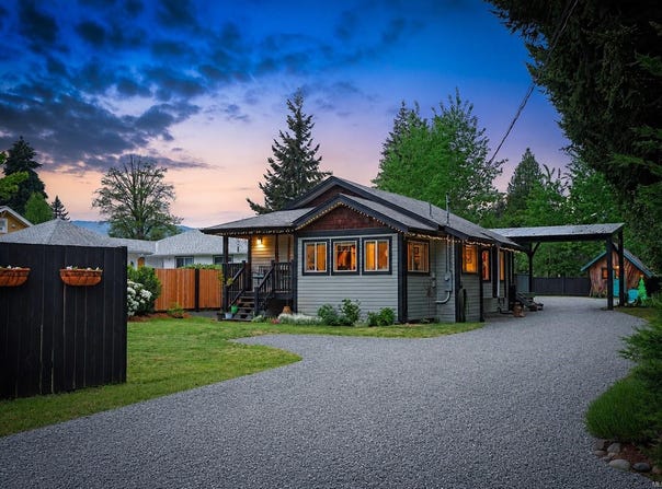 4680 Cumberland Rd, Cumberland, British Columbia V0R 1S0