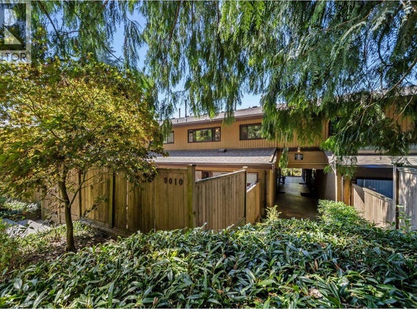 9010 CENTAURUS Circle, Burnaby, British Columbia V3J1C2