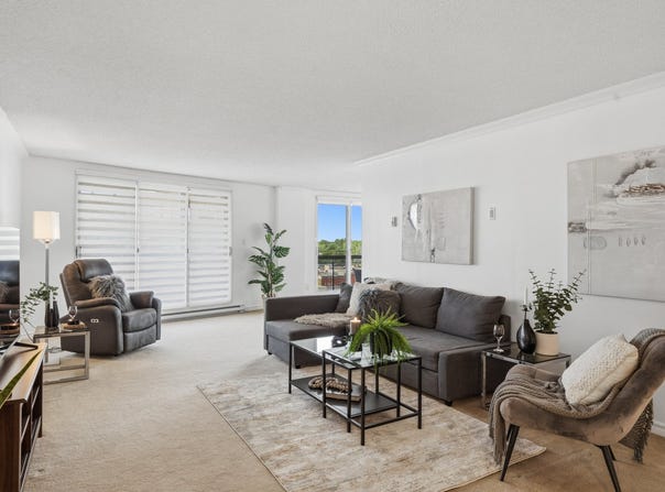 80 Av. Lorne 607, Saint-Lambert, Quebec J4P 3R6