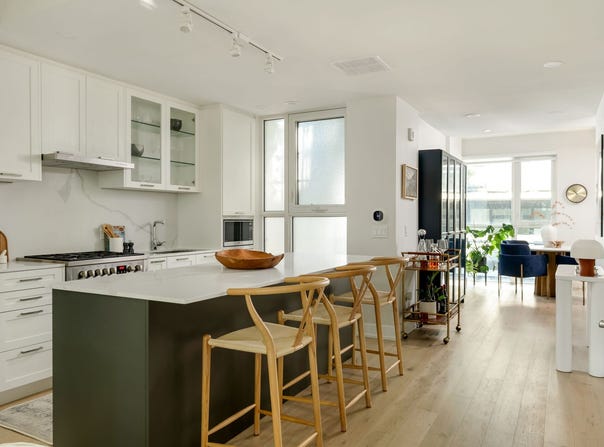 1331 Queen St E, Toronto, Ontario