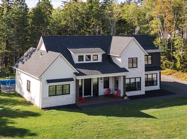 48 Heatherton Crescent, Fall River, Nova Scotia B2T0V1