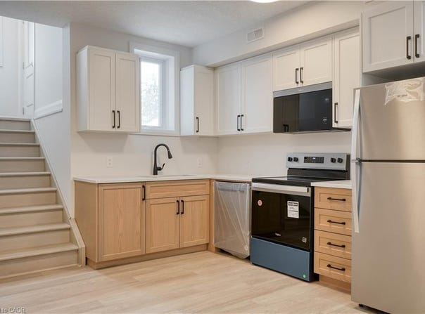800 Myers Road 107, Waterloo, ON, Cambridge, Ontario N1R-5S2