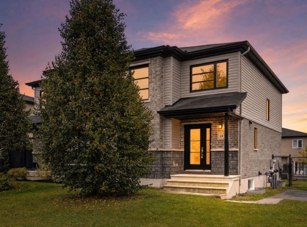 10 Rue de l'Empire, Aylmer, Quebec J9J2Z7
