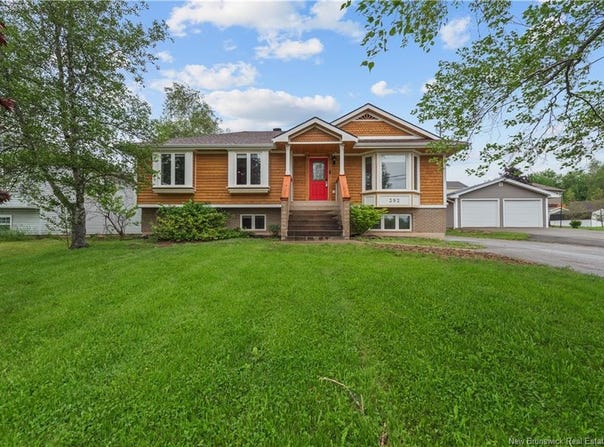392 Fox Creek, Dieppe, New Brunswick E1A 7M7