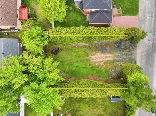542 Rue Chevrier, Fleurimont, Quebec J1G1Z5