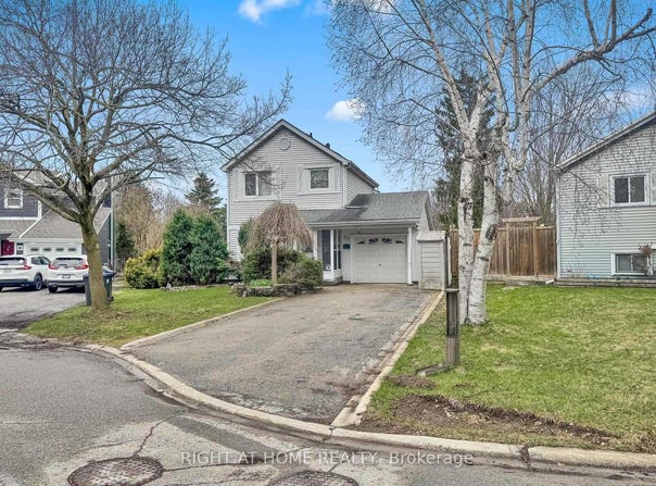 22 Blueridge Square, Brampton, Ontario L6Z1A1